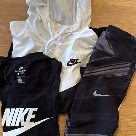 Nike - pakke med treningsjakke, tights og t-skjorte