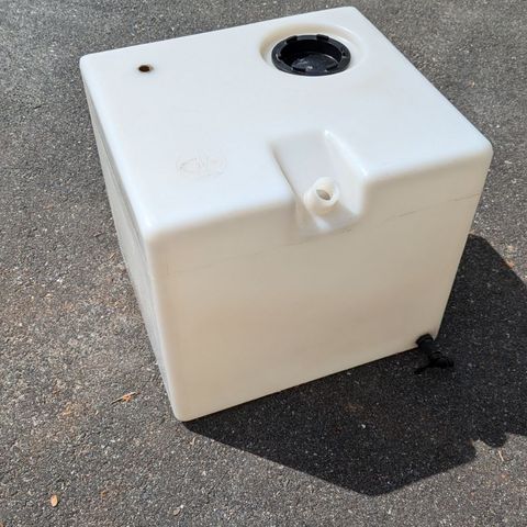 Dagtank for vann, 125 ltr