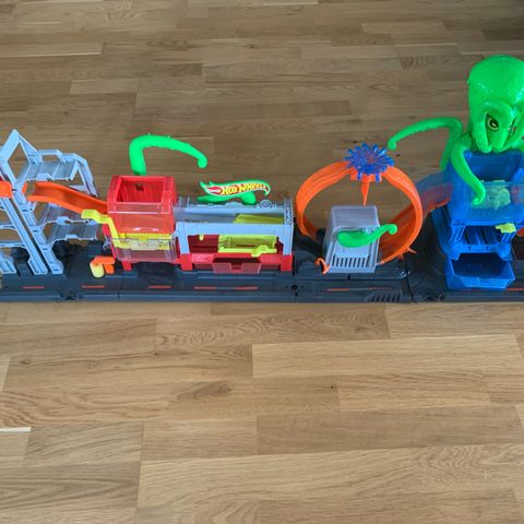 Hot Wheels City Ultimate Octo Car Wash - bilvaskeri / bilbane til salgs