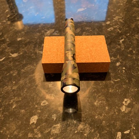 Sjelden Woodland Camouflage Maglite AA Mini Maglite Flashlight