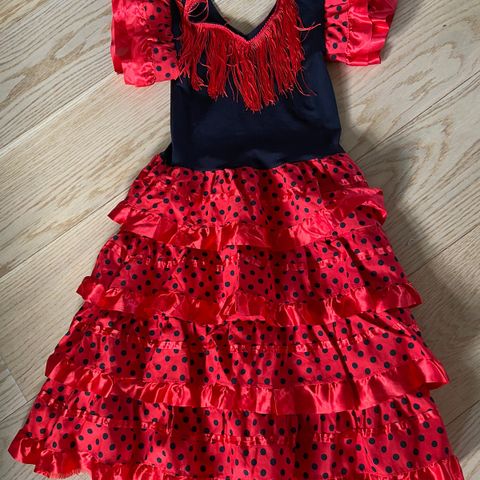 Flamenco kjole str 6 år