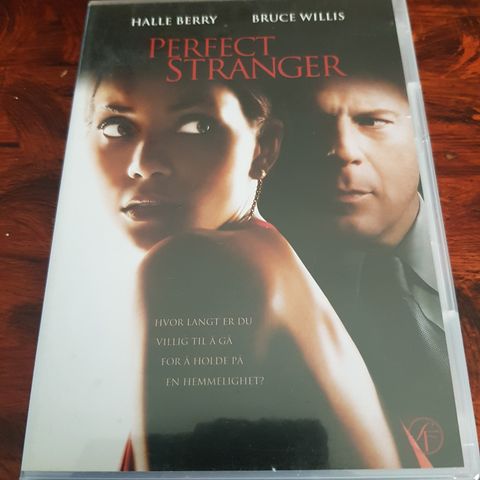 Perfect Stranger med Bruce Willis og Halle Barry