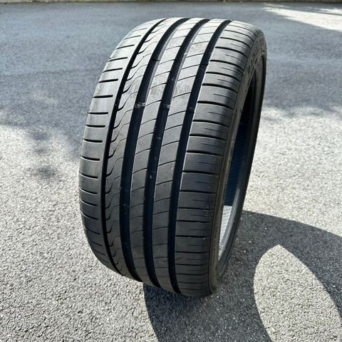 Dekk 265/35 R18 Minerva