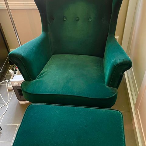Ikea Strandmon stol og skammel, farge mørk grønn (Djuparp)