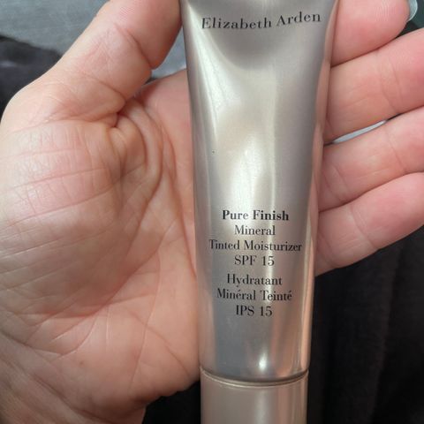 Elisabeth Arden Pure Finish mineral tinted moisturiser