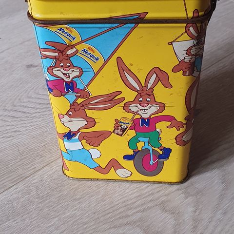 Nesquik box   pen innvendig  90tals