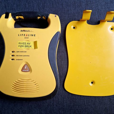 Defribtech Lifeline AED hjertestarter til salgs