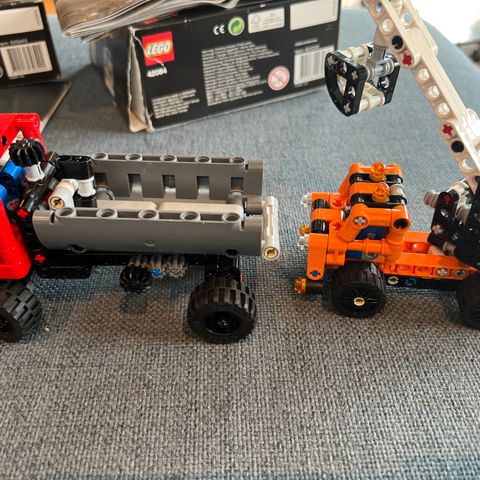 Lego Technic 42088 og 42084