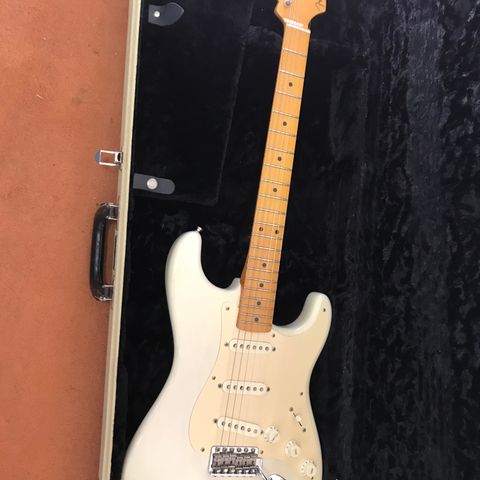 Fender Eric Johnson stratocaster