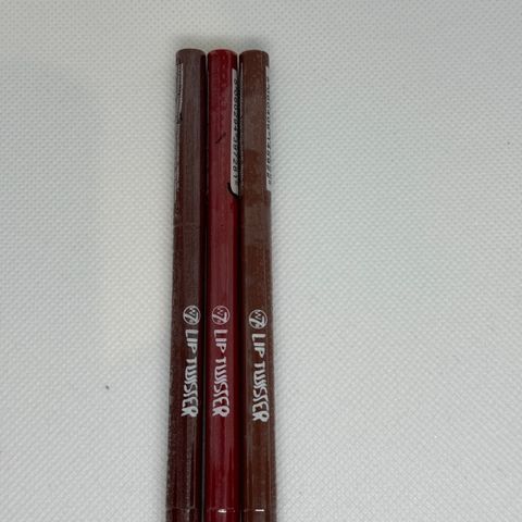 W7 Lip Twister Pencil Leppeblyant (Pris per stk)