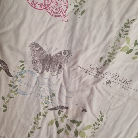 Hvitt og rosa tosidig sengetøy i bomullssateng 140x200