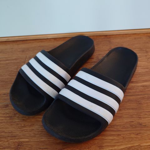 Adidas slippers / sandaler