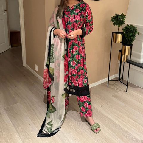 Pakistanske/indiske klær