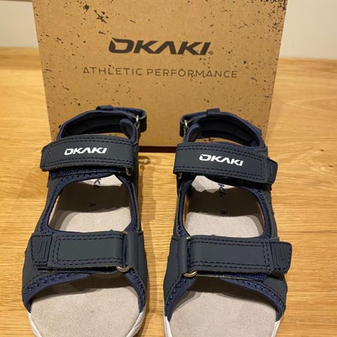 Ubrukte sandaler fra Okaki