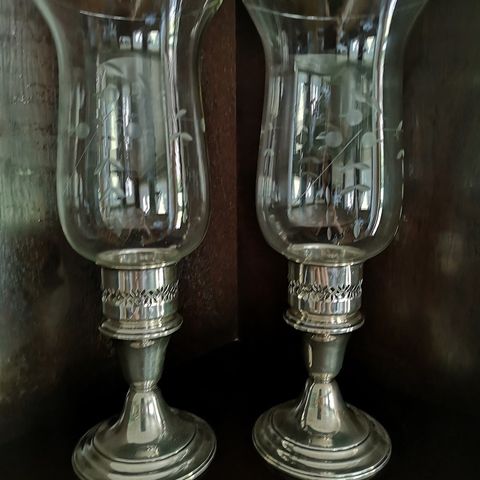 Lekre sterling sølv lysestaker med glasskuppel