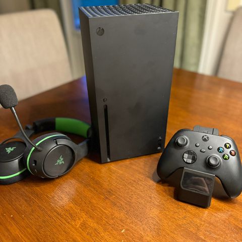 Xbox series x med ekstrautstyr