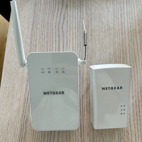 NETGEAR - Powerline AC1000 Wi-Fi Access Point and Adapter