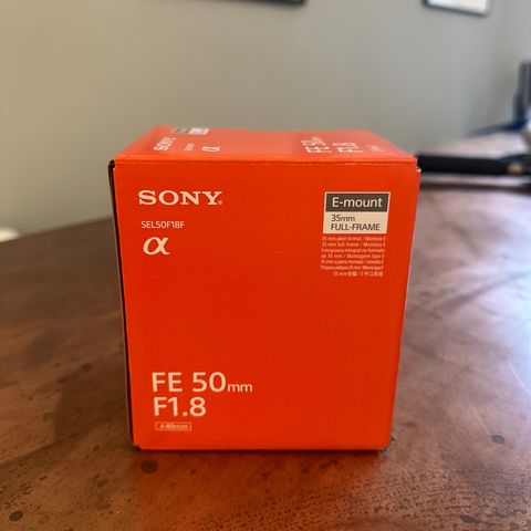 Sony FE 50 mm f/1.8