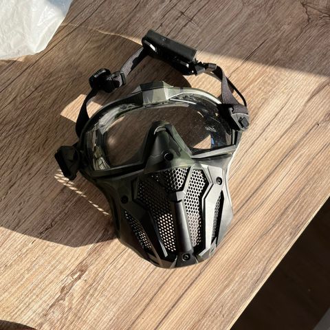 Airsoft maske med ventilasjon i briller mot dugg