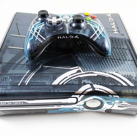 Ønskes kjøpt! Xbox 360 Halo 4 edition