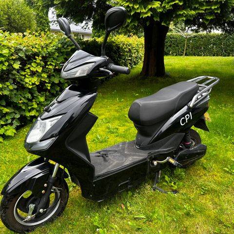 Scooter CPI  Defekt batteri , men ellers pen