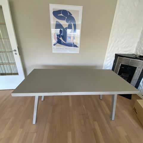 IKEA bord gies bort mot henting