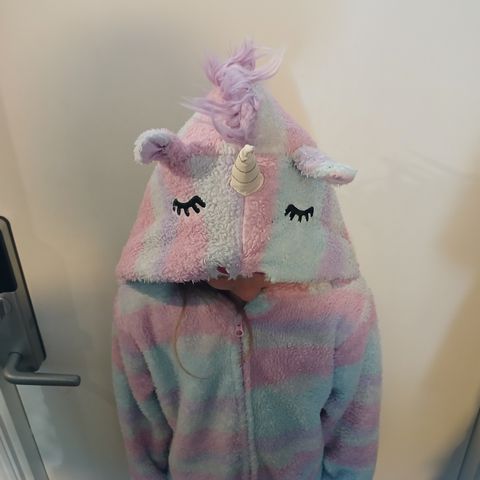 Onepiece dress i str 8-9år  Enhjørning, unicorn  i regnbuensfarger