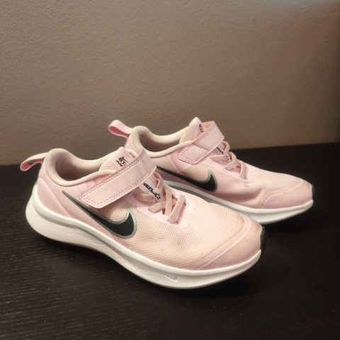 Nike soft joggesko. Str 31.5