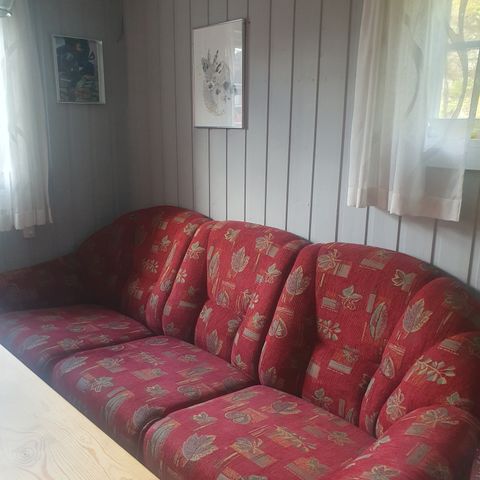 Sofa  og to stoler gis bort