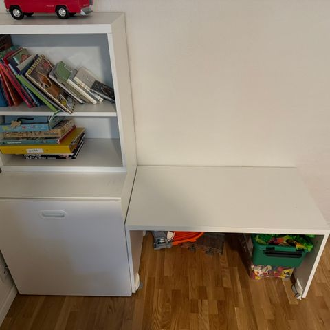 IKEA stuva, skrivebord med bokhylle og lekekasse
