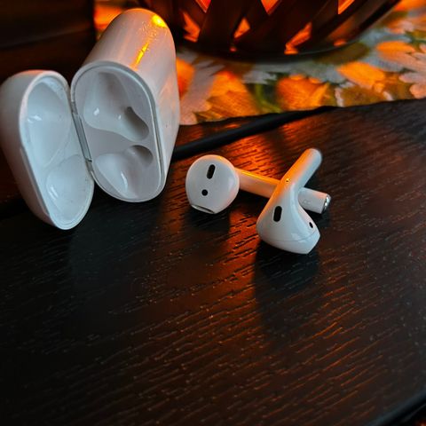 AirPods - 1st generation.