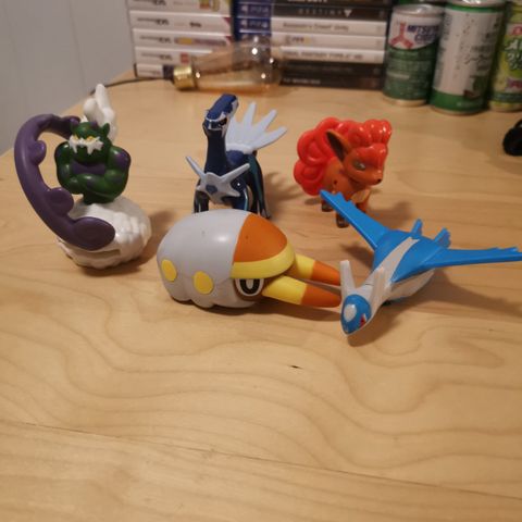 2018 Mcdonald's pokémon figurer selges samlet