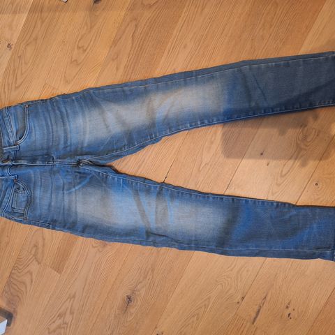 Pent brukt jeans