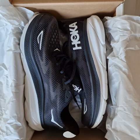 Ubrukte Hoka Clifton 9 Wide str. 43 1/3