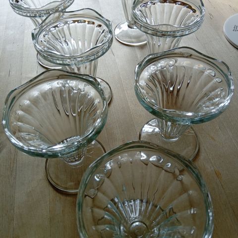Alle 7 for kr 25,-: Klassiske is-glass/dessertglass 💚
