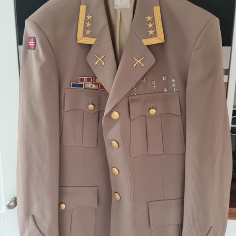Norsk militær uniform (jakke)