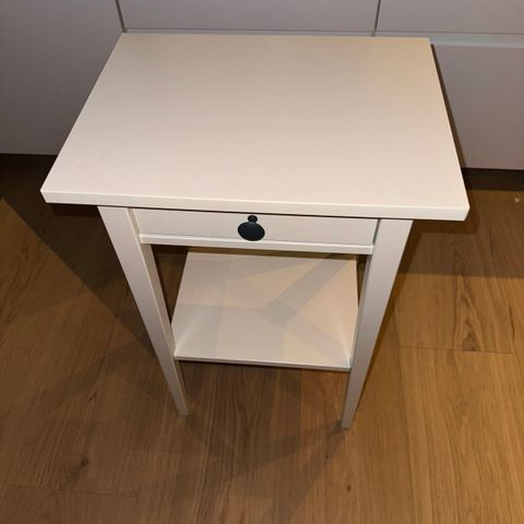 To stk Hemnes nattbord