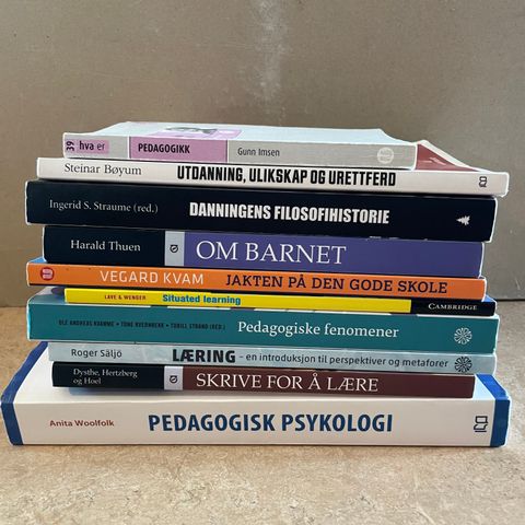 Pensumbøker til pedagogikk og MET102 UiB