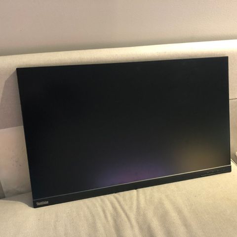 LENOVO ThinkVision 27". Prod. våren 2022! Nypris: 3.890,-