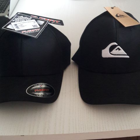 Quiksilver snapback caps. Ny