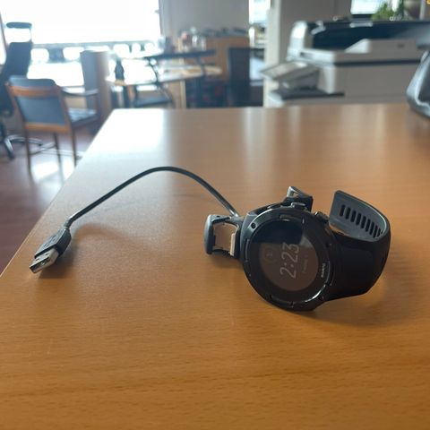 Suunto 5 G1 All Black, multisportklokke med pulsmåling