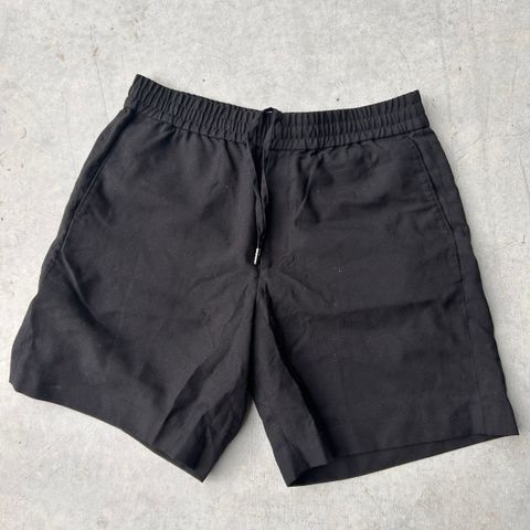 Arket Shorts i sort