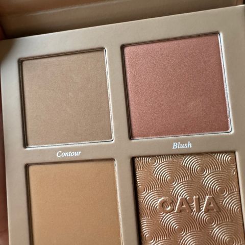 CAIA face palett - classy