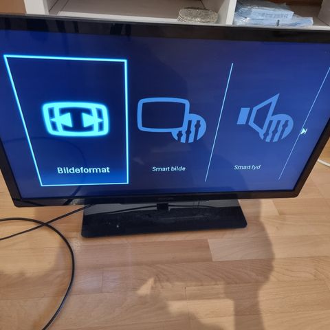 Philips 32" TV med veggfeste