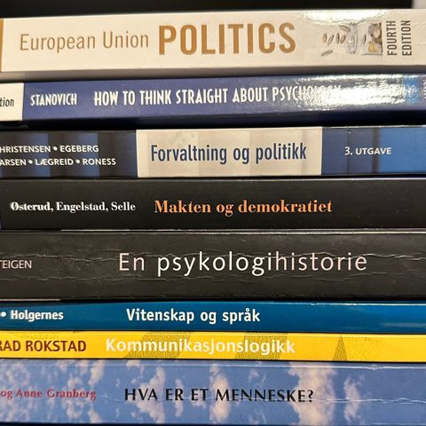 Diverse fagbøker (exphil, exphac, politikk, psykologi, forvaltning etc)