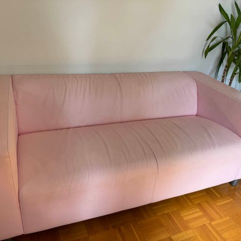 Rosa sofa tilsalgs