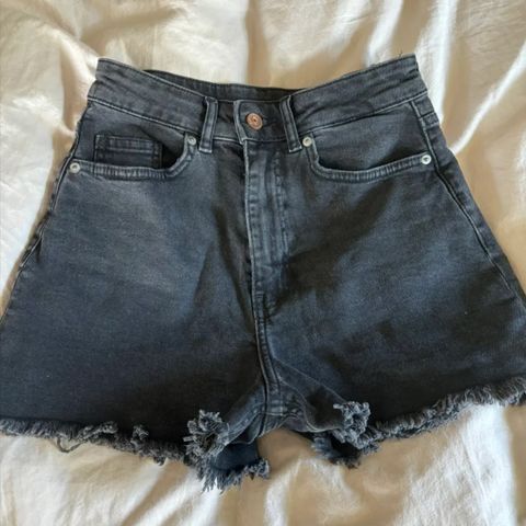 Olashorts strl xs fra h&m