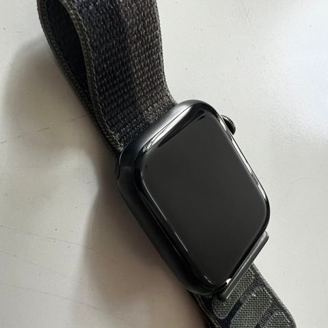 Apple Watch 7 series, 45 mm Space Black Titanium