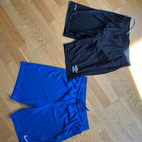 2 stk fotballshorts fra Nike og Umbro