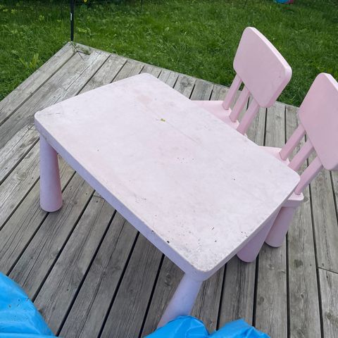 Barn bord og stoler fra Ikea